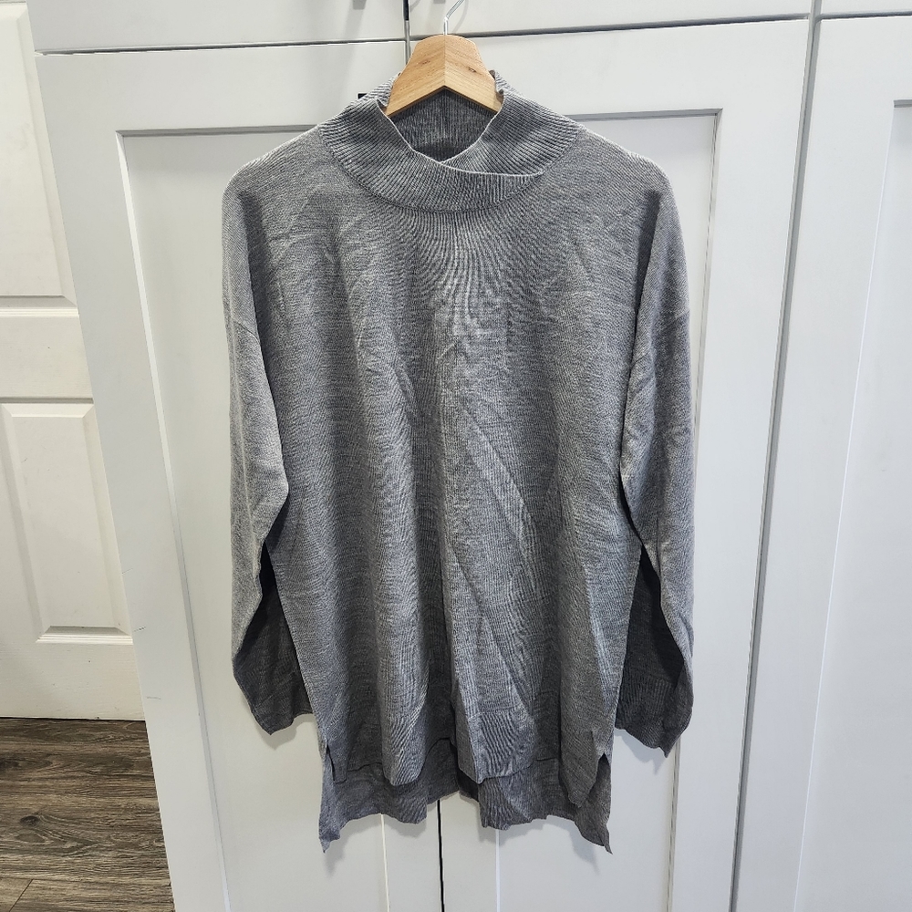 NY & Company Gray Tunic Sweater Large